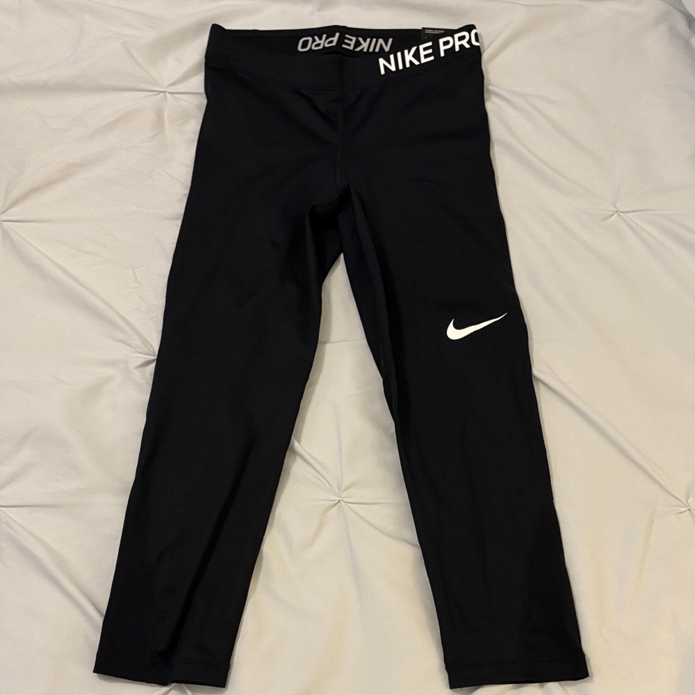 Nike Pro Women’s Capri Black Leggings
